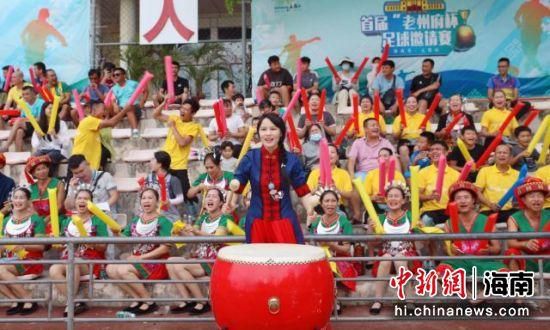 妈妈满足我绿帽瘾